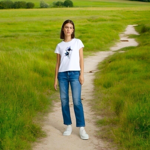 Apt. 9 Denim - Women's Jeans Blue Medium Wash Apt. 9 Jeans Capri Jeans Size 8